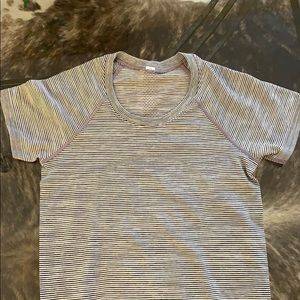 NWOT Swiftly Tech Short Sleeve 2.0 size 4